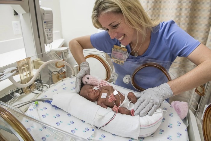 Nicu sextuplets neonatal nurse vcu bronchopulmonary dysplasia intensive record babies richmond trying rn medicine premature conceive parto settimane burton nurturing
